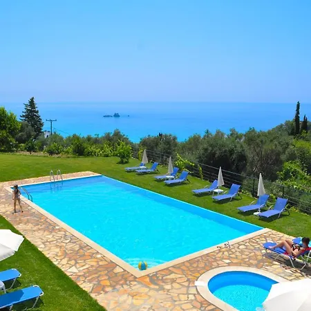 Large By The Pool - Beach, Corfu Apartament