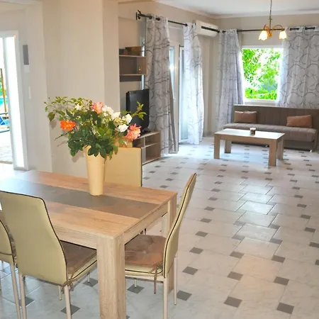 Apartament Large By The Pool - Beach, Corfu *